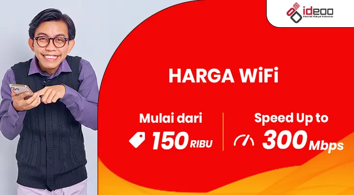 Keluarga bahagia menggunakan laptop dan tablet di rumah dengan WiFi harga terjangkau dan koneksi stabil.