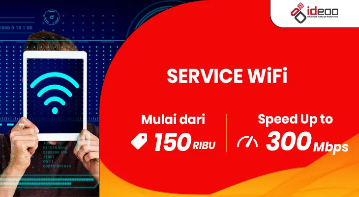 Teknisi melakukan service WiFi di rumah pelanggan.